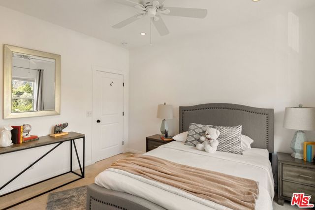 4224 Madison Avenue, Culver City CA: https://media.crmls.org/mediaz/d7b16de9-18cb-4873-ae1e-878418f0100c.jpg