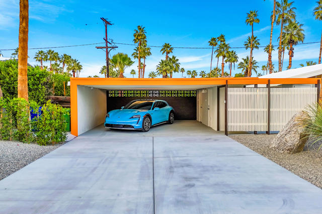 Image 3 of 83 For 992 La Jolla Road