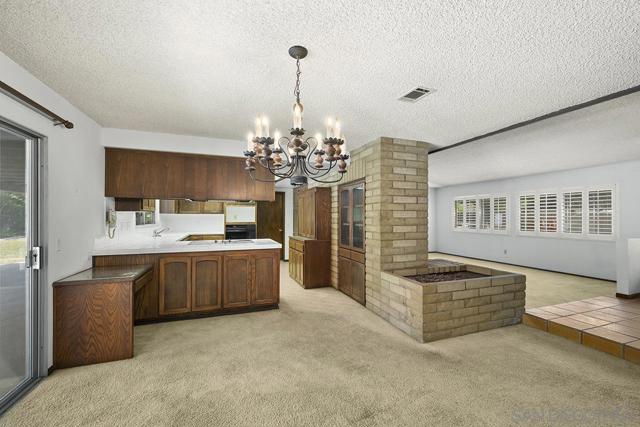 3718 Barbic Ct, Spring Valley CA: https://media.crmls.org/mediaz/d7b256fa-9748-47ec-9e7d-b07c1451b485.jpg