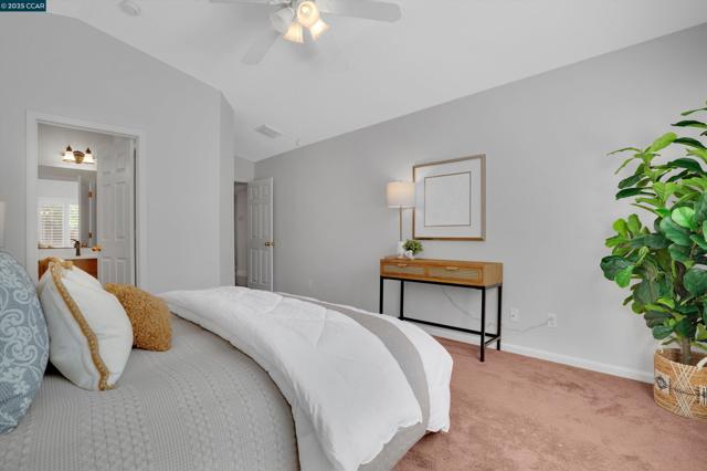 380 Claremont Dr, Brentwood CA: https://media.crmls.org/mediaz/d7b3acae-aa7c-4edf-b7d8-94ff5794f1ef.jpg