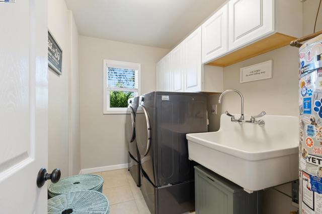 166 Ramona Rd, Danville CA: https://media.crmls.org/mediaz/d7b3b2ba-7826-439e-8e2e-99a9a0ebb2d2.jpg