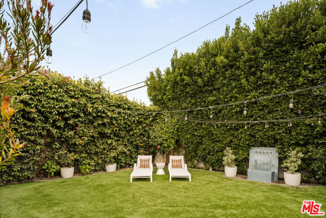 6481 W 77th Street, Los Angeles CA: https://media.crmls.org/mediaz/d7b3c595-2b39-46cc-9946-3cff44abd1a0.jpg