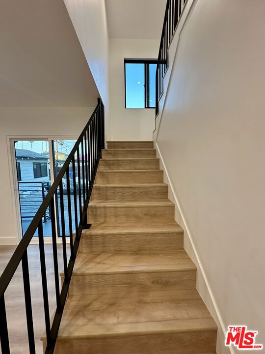 5414 S Mullen Avenue, Los Angeles CA: https://media.crmls.org/mediaz/d7b49241-f4ff-4674-9c0a-1c567dedc163.jpg