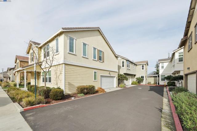Image 23 of 33 For 2612 Admiral Cir