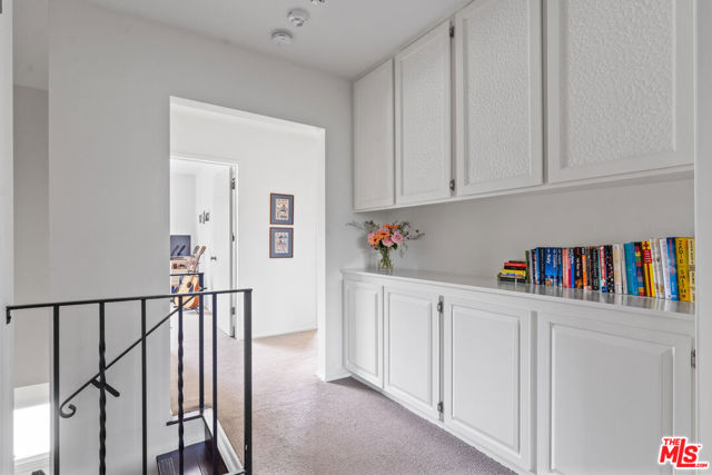 5481 Katherine Avenue, Sherman Oaks CA: https://media.crmls.org/mediaz/d7b58997-daa4-4b67-baae-adaae8e89201.jpg