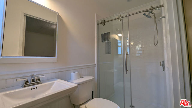 4925 W 20th Street, Los Angeles CA: https://media.crmls.org/mediaz/d7b59b50-e554-4432-aba8-bb00d217ddeb.jpg