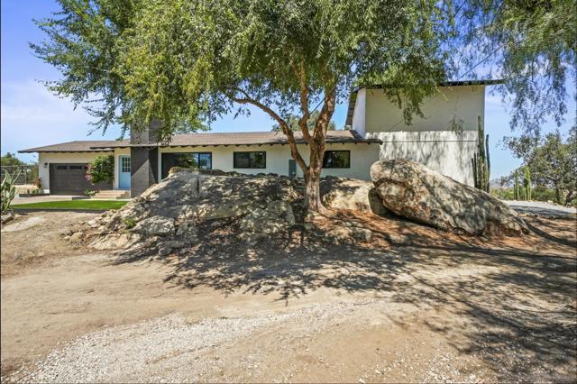 2523 San Vicente Road, Ramona CA: https://media.crmls.org/mediaz/d7b5b35f-3690-4c91-b8eb-510ef79e8154.jpg