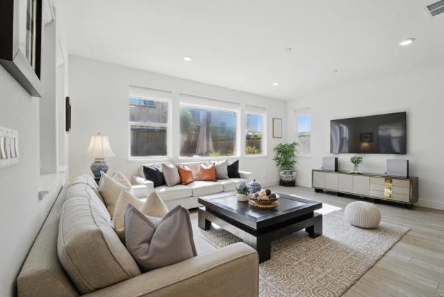 7081 Kirigin Way, Gilroy CA: https://media.crmls.org/mediaz/d7b61766-fdbd-4d9c-900a-733d8a00b8ed.jpg
