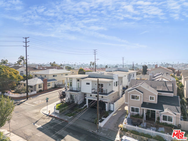 2022 Harriman Lane, Redondo Beach, California 90278, 5 Bedrooms Bedrooms, ,4 BathroomsBathrooms,Residential,Sold,Harriman,24456453