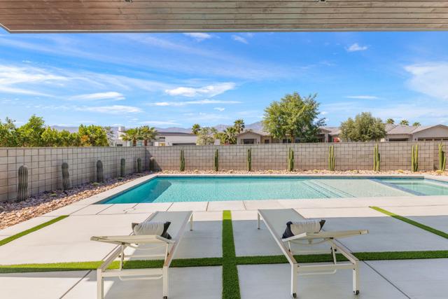 3 Siena Vista Court, Rancho Mirage CA: https://media.crmls.org/mediaz/d7b65b19-6970-4e50-a4cb-18ee5d496830.jpg