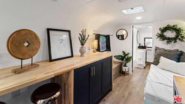 272 N Topanga Canyon Boulevard, Topanga CA: https://media.crmls.org/mediaz/d7b684d1-fdb2-4493-8712-147d670b67ba.jpg