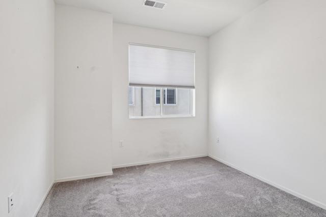 Image 21 of 50 For 5265 Beachfront Cove Street