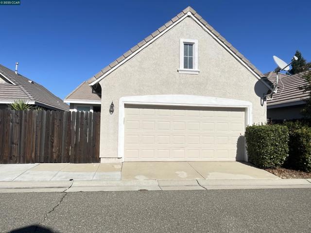 1870 Zurlo Way, Sacramento CA: https://media.crmls.org/mediaz/d7b6d936-bfd0-4c08-97a5-d3ded016b717.jpg