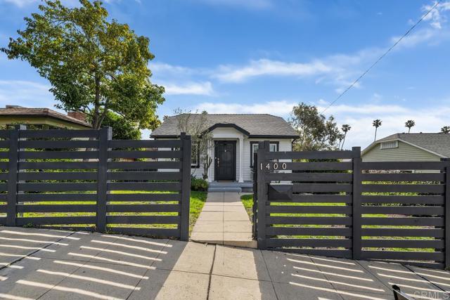 1400 Angelus Avenue, Los Angeles CA: https://media.crmls.org/mediaz/d7b722dd-e567-4d05-a738-cef0b4da4759.jpg