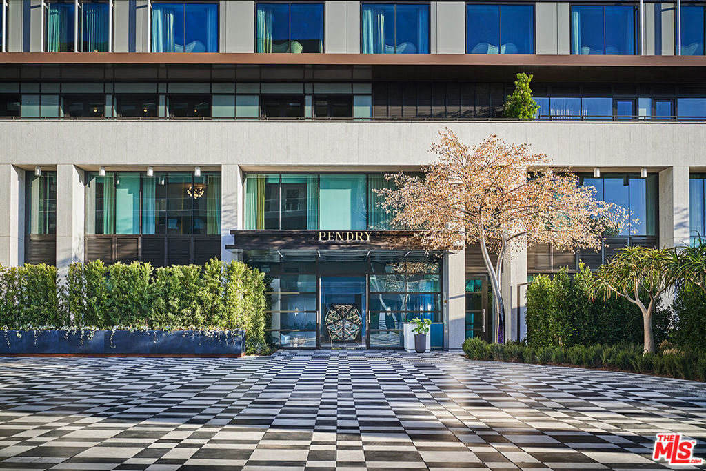 8420 W Sunset Boulevard #405