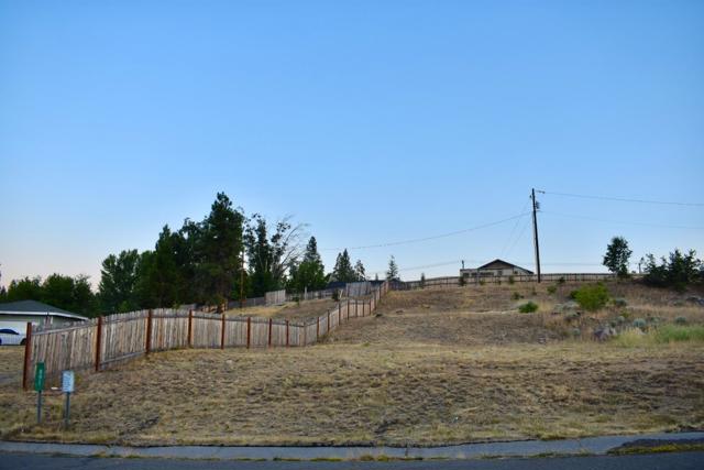 891 S Davis Avenue, Weed CA: https://media.crmls.org/mediaz/d7b874f7-762b-4c25-8b37-cd1e21cd9c0a.jpg
