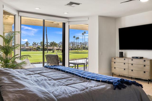 6 Barnard Court, Rancho Mirage CA: https://media.crmls.org/mediaz/d7b8c73c-faa9-4e68-b86a-c680cf4aaae7.jpg