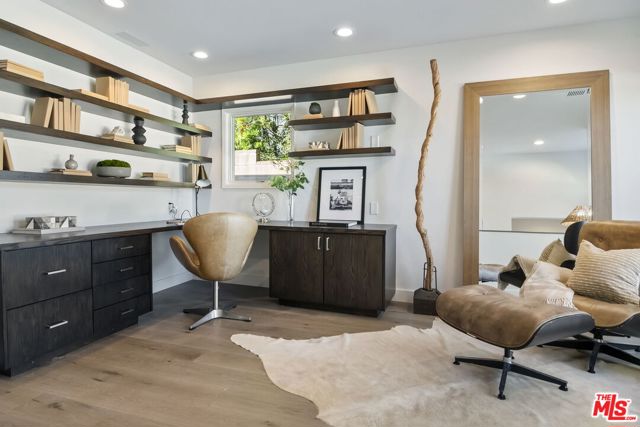 1305 Duende Lane, Pacific Palisades CA: https://media.crmls.org/mediaz/d7bbb0fa-7b28-4b6a-8caf-f0de63f2d83e.jpg