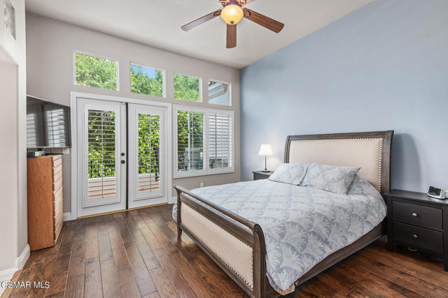 1025 Sunset Oak Circle, Newbury Park CA: https://media.crmls.org/mediaz/d7bbf71d-0139-4c17-b827-917e76f19477.jpg