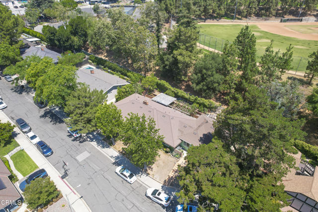 3553 Pontiac Street, La Crescenta CA: https://media.crmls.org/mediaz/d7bbfc88-5d1a-4421-b0e5-0df8b1f1ae4b.jpg
