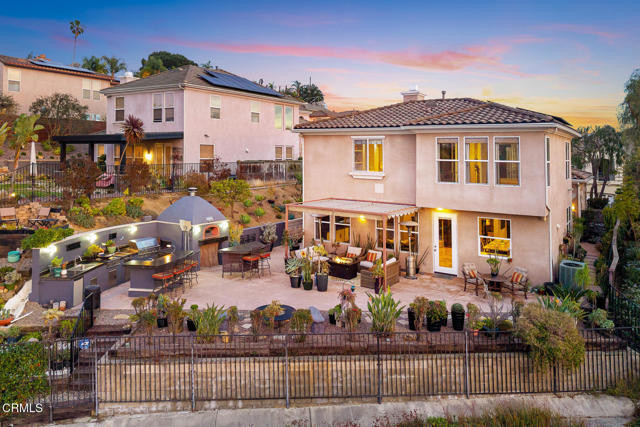 653 Milford Street, Los Angeles CA: https://media.crmls.org/mediaz/d7bcd697-c44e-4c8d-a776-b34bb10466c9.jpg