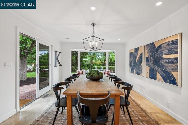 3159 Lucas Dr, Lafayette CA: https://media.crmls.org/mediaz/d7be13a4-70c4-4a16-8ce6-357f725eb2e9.jpg
