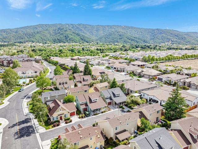 1554 Rosette Way, Gilroy CA: https://media.crmls.org/mediaz/d7be68e9-6155-430c-87a1-0a931af14b68.jpg