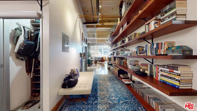 1130 S Flower Street, Los Angeles CA: https://media.crmls.org/mediaz/d7be7267-c136-4fec-89e6-e37a566661e3.jpg