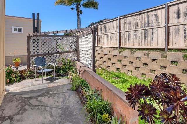 328 Killdeer, Oceanside CA: https://media.crmls.org/mediaz/d7bedd1c-f376-4d96-8f95-f85220c4b12d.jpg