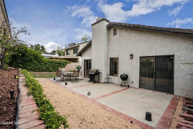 2025 Penngrove Street, Simi Valley CA: https://media.crmls.org/mediaz/d7bf0627-8d83-4097-ba35-8dfcb0fcd665.jpg