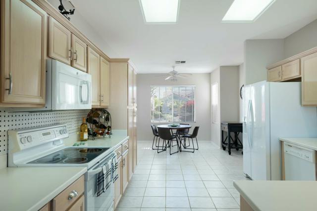37417 Mojave Sage Street, Palm Desert CA: https://media.crmls.org/mediaz/d7bf3919-42ff-47ef-ad9c-6e856deb1822.jpg