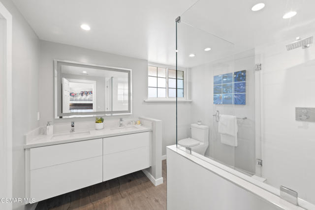 1666 Berwick Place, Westlake Village CA: https://media.crmls.org/mediaz/d7bf7354-6c77-4b95-a1f4-23bd80776929.jpg