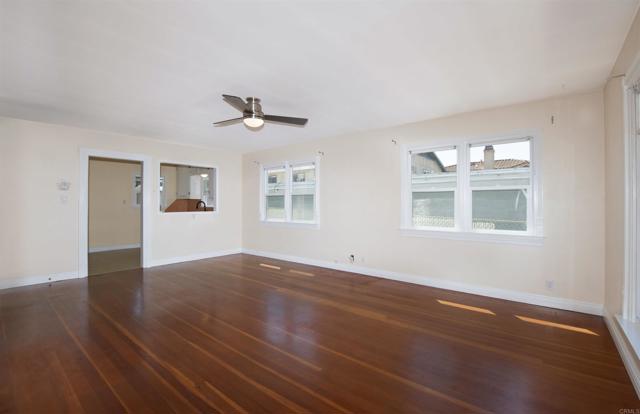 Detail Gallery Image 5 of 19 For 157 & 157 1/2 Maple Ave, Carlsbad,  CA 92008 - 3 Beds | 2 Baths