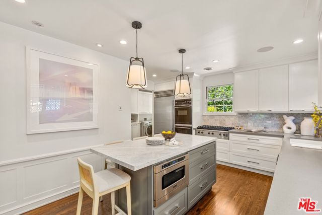 8023 Hemet Place, Los Angeles CA: https://media.crmls.org/mediaz/d7bfb69b-802a-42e0-9a84-3e5892e62b29.jpg
