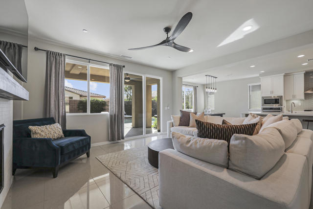 43402 Hazelton Lane, Indio, CA 92203