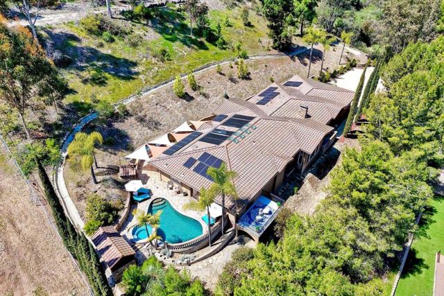 11558 Creek Road, Poway CA: https://media.crmls.org/mediaz/d7c14d6a-63b9-426a-bae5-8620d48191e4.jpg