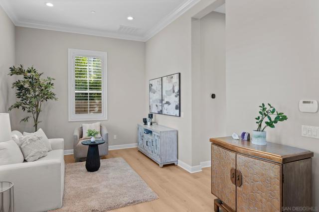 6210 Summit Crest Cir, San Diego CA: https://media.crmls.org/mediaz/d7c16223-d9bd-4369-8b2e-3537ec9755ac.jpg