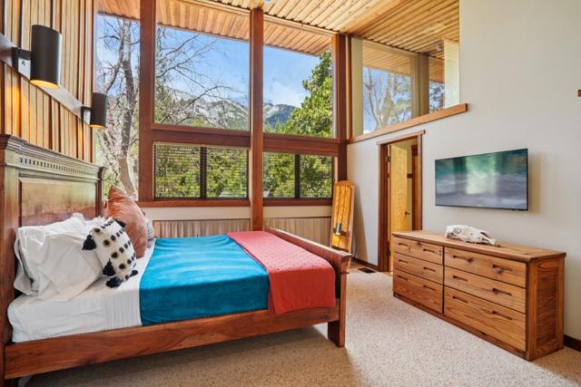 55491 Howland, Idyllwild CA: https://media.crmls.org/mediaz/d7c17472-838c-487c-bbe0-b92b19cf0b2a.jpg