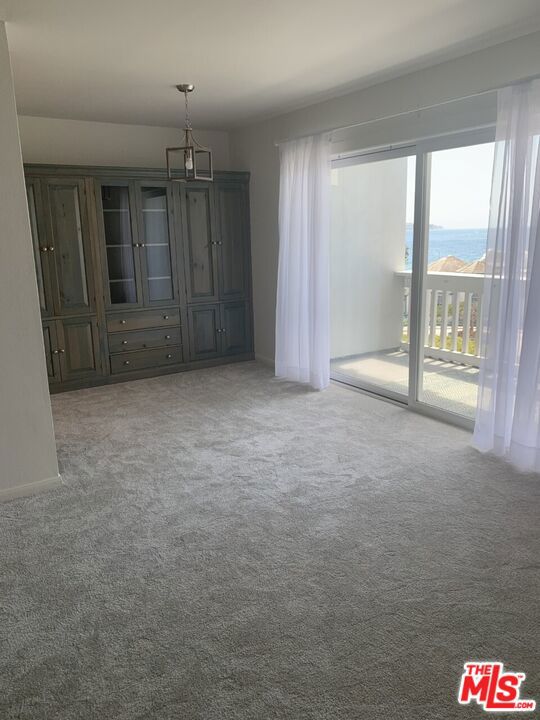 620 The village, Redondo Beach, California 90277, 2 Bedrooms Bedrooms, ,2 BathroomsBathrooms,Residential,Sold,The village,22183607