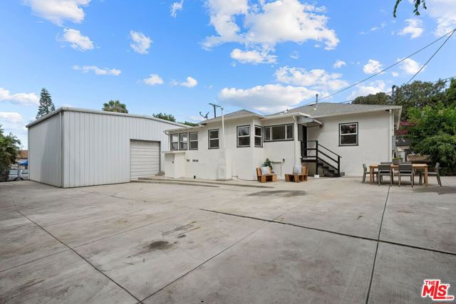 3710 Fletcher Drive, Los Angeles CA: https://media.crmls.org/mediaz/d7c3435a-cab5-4028-a79c-8b9a5ce6344d.jpg