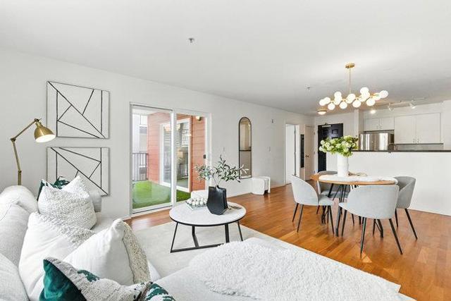 8200 Oceanview Terrace, San Francisco CA: https://media.crmls.org/mediaz/d7c3507d-9b78-4555-a557-60e80841da6f.jpg