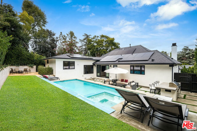 13378 Contour Drive, Sherman Oaks CA: https://media.crmls.org/mediaz/d7c35250-fed1-40ef-9c89-0fa86bdd59b6.jpg