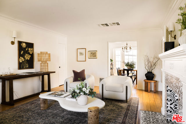 4002 W Adams Boulevard, Los Angeles CA: https://media.crmls.org/mediaz/d7c37b4f-1391-46c1-bf0c-ca698d9b00b3.jpg