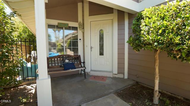 28125 Stonington Lane, Saugus CA 91350 -