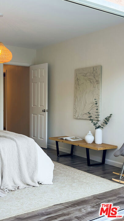 4427 S Wilton Place, Los Angeles CA: https://media.crmls.org/mediaz/d7c3bbe4-8b0e-49cd-8c0d-bf4aaae82658.jpg