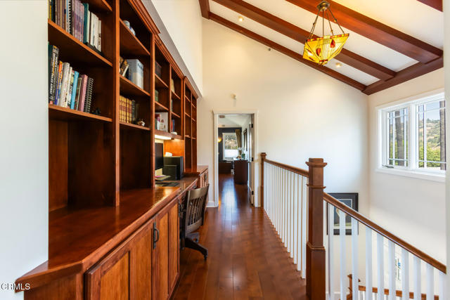 3626 Saint Elizabeth Road, Glendale CA: https://media.crmls.org/mediaz/d7c3fd3f-c961-4bb2-9a90-b0eef4a24dd9.jpg