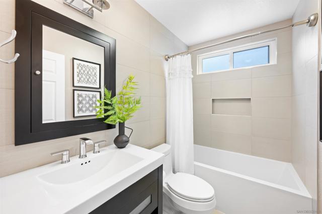 Image 13 of 33 For 10793 Via Cimborio Cir