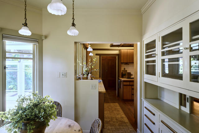 402 Lynn Drive, Ventura CA: https://media.crmls.org/mediaz/d7c48737-d562-4d3a-b53f-aeb1d654d894.jpg