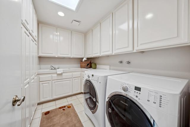 5 Barnard Court, Rancho Mirage CA: https://media.crmls.org/mediaz/d7c4b135-3227-40f6-8876-de650a3b9fb2.jpg