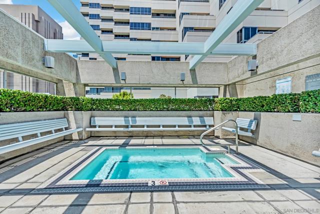 700 Front St, San Diego CA: https://media.crmls.org/mediaz/d7c507ab-8326-4ac4-b501-f67ad4a02859.jpg